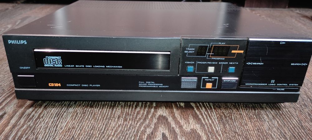 Проигрыватель компакт-дисков Philips CD -104