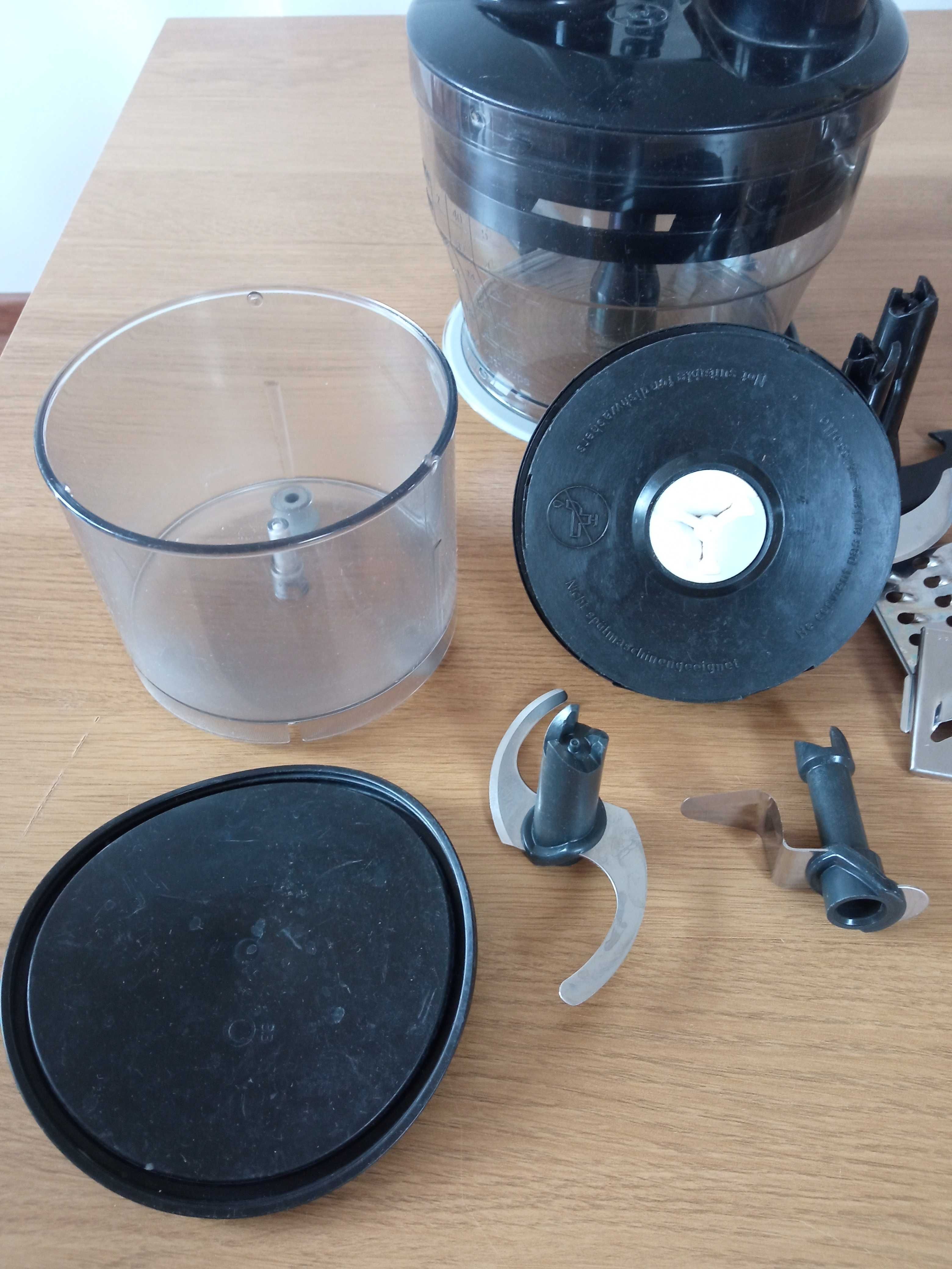 Blender Bosch MaxoMixx 800W wraz z akcesoriami