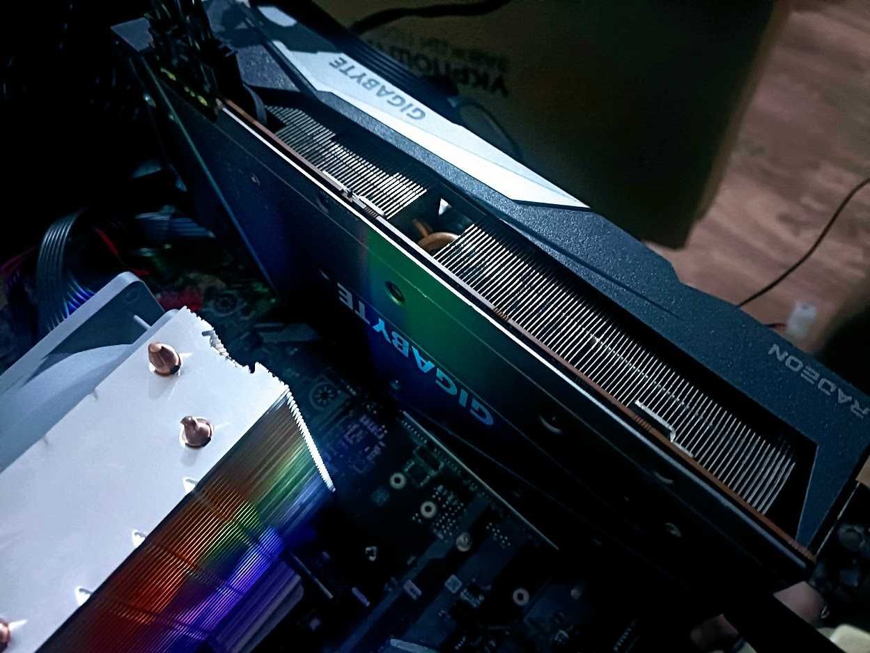 Відеокарта Gigabyte Radeon RX 6800XT 16GB, 256-bit, HDMI 2.1/DP, GDDR6