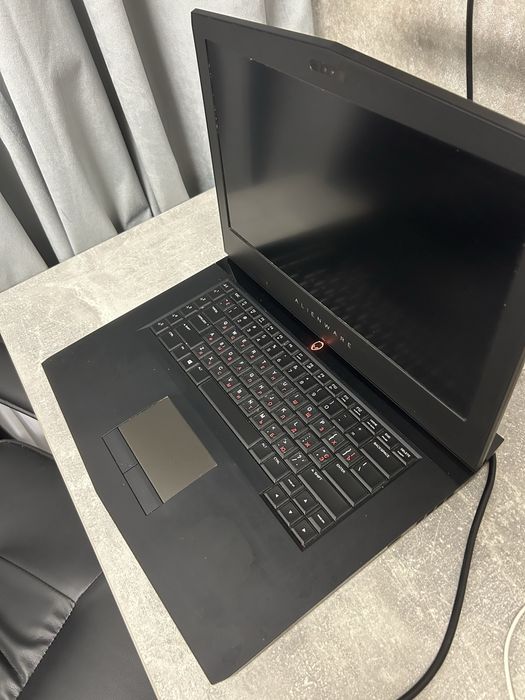 Dell Alinware 15r3+ миша Logitech