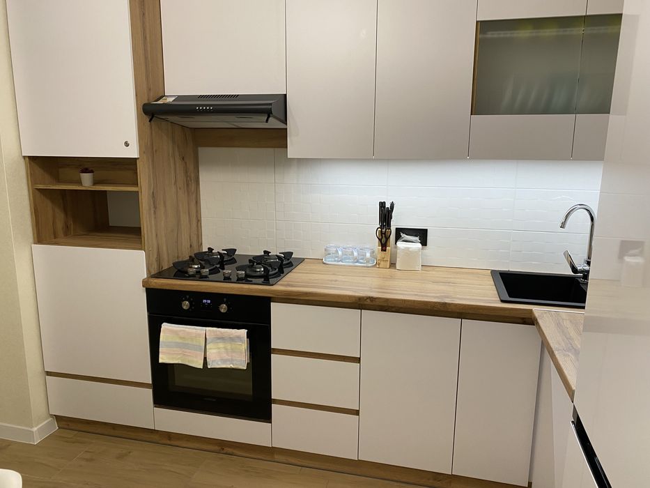 1к ТЕПЛА квартира Подобово центр Яровиця погодинно. Звітні документи