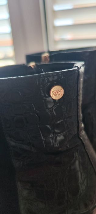 Botim canela XTI preto