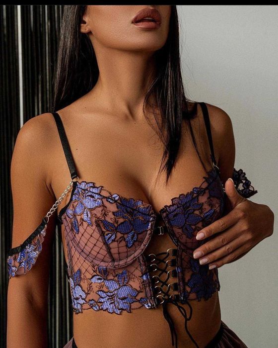 Комплект кружевного белья