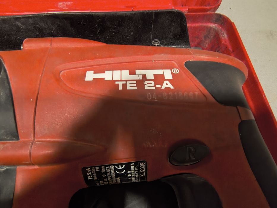 Wiertarka SDS akumulatorowa Hilti TE2-A, 2 aku, wiertła, latarka