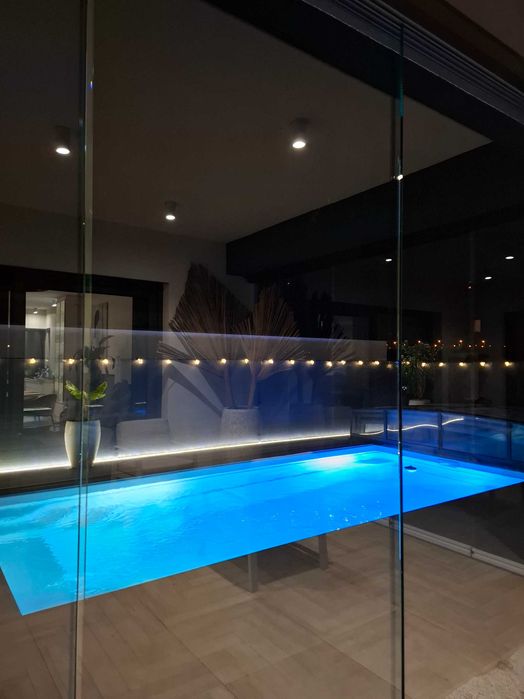 Kompleksowy montaż basenu montaż zadaszania basenowego konstrukcji