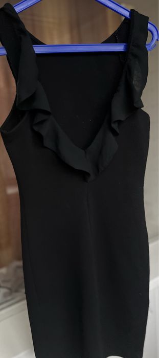 Речі даром. Топ, джинси, сукня