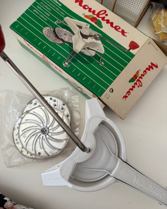 Ralador de alimentos manual