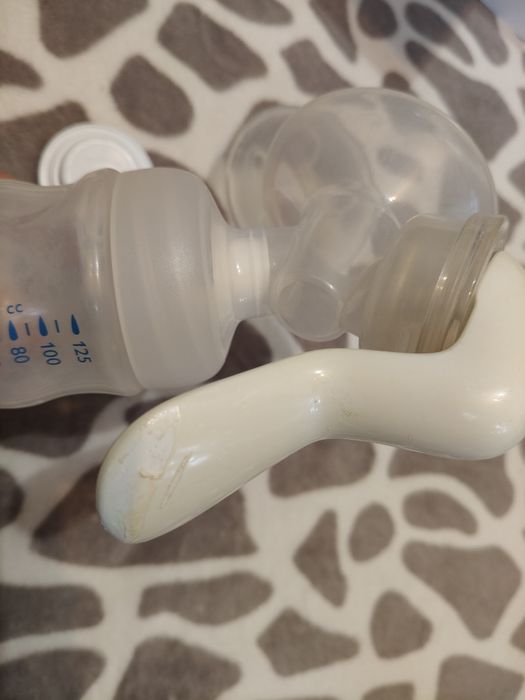 Молоковідсмоктувач + контейнери для зберігання молока