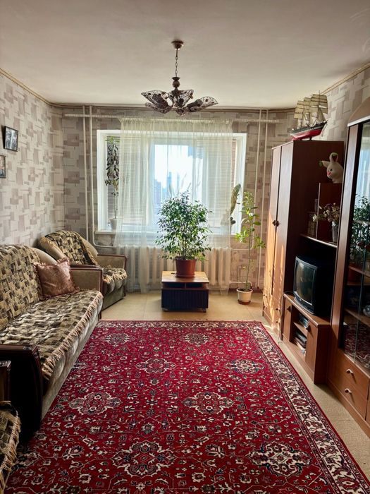 Продаж 4 кімнатноі квартири на Г. Крут під Є-відновлення  .