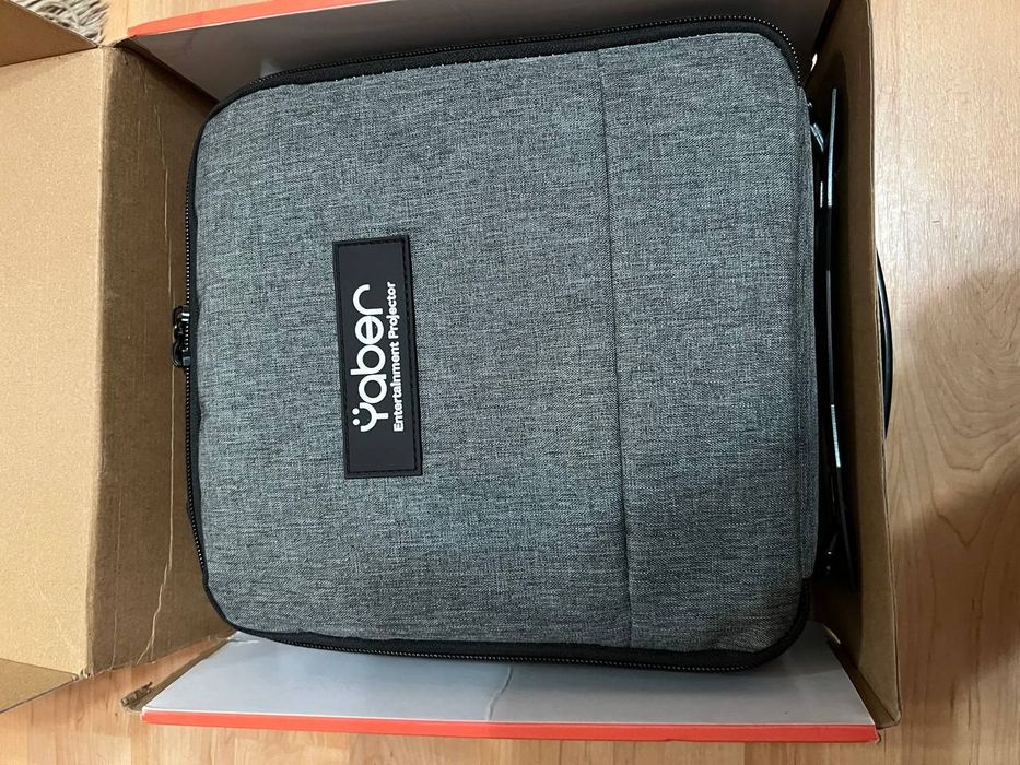 YABER V5 — це міні-проектор