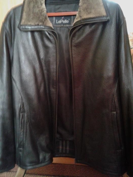 Продам кожаную куртку