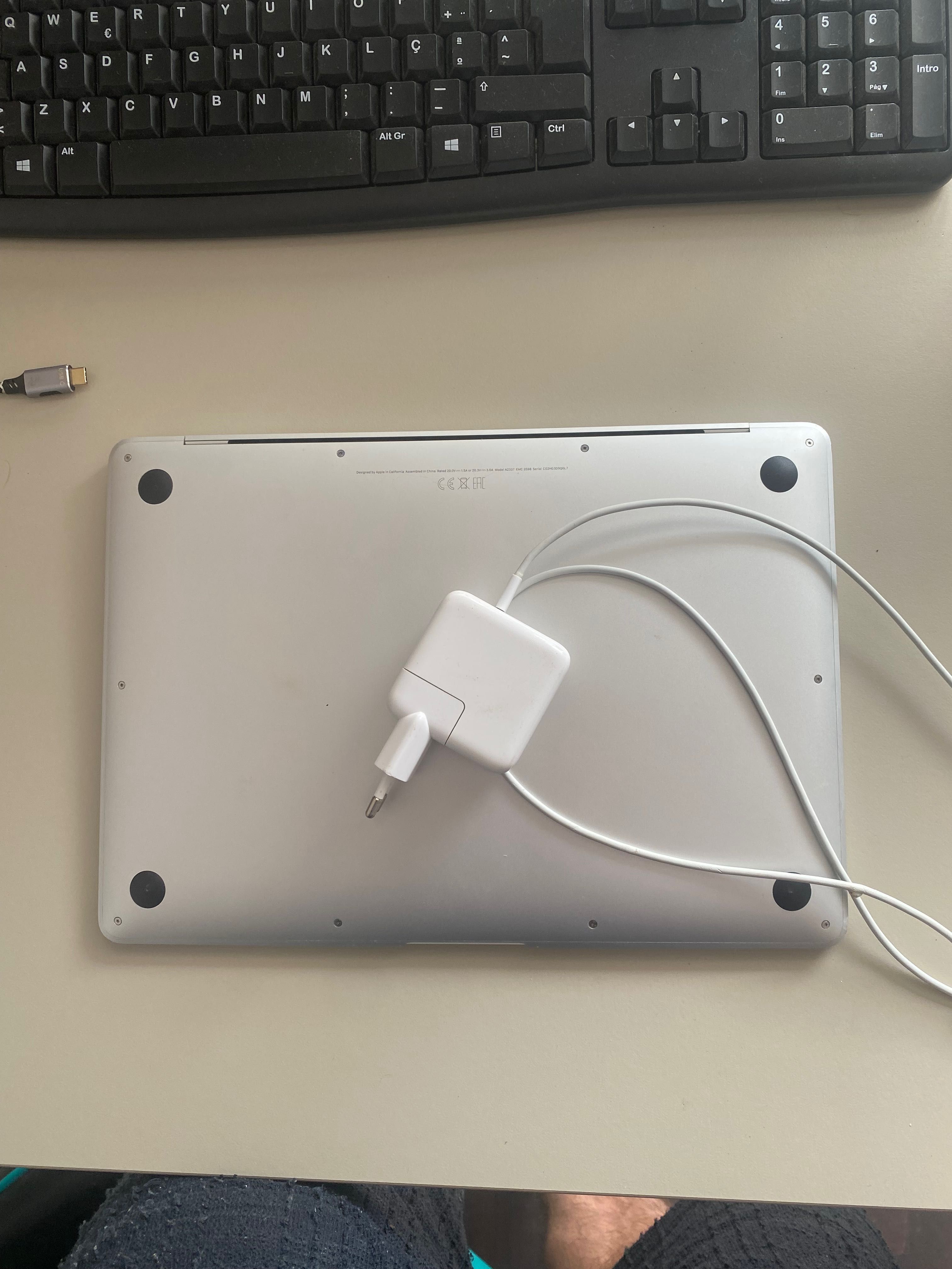 Vendo MacBook Air M1 Para Peças - Problema de Tela & Bloqueado