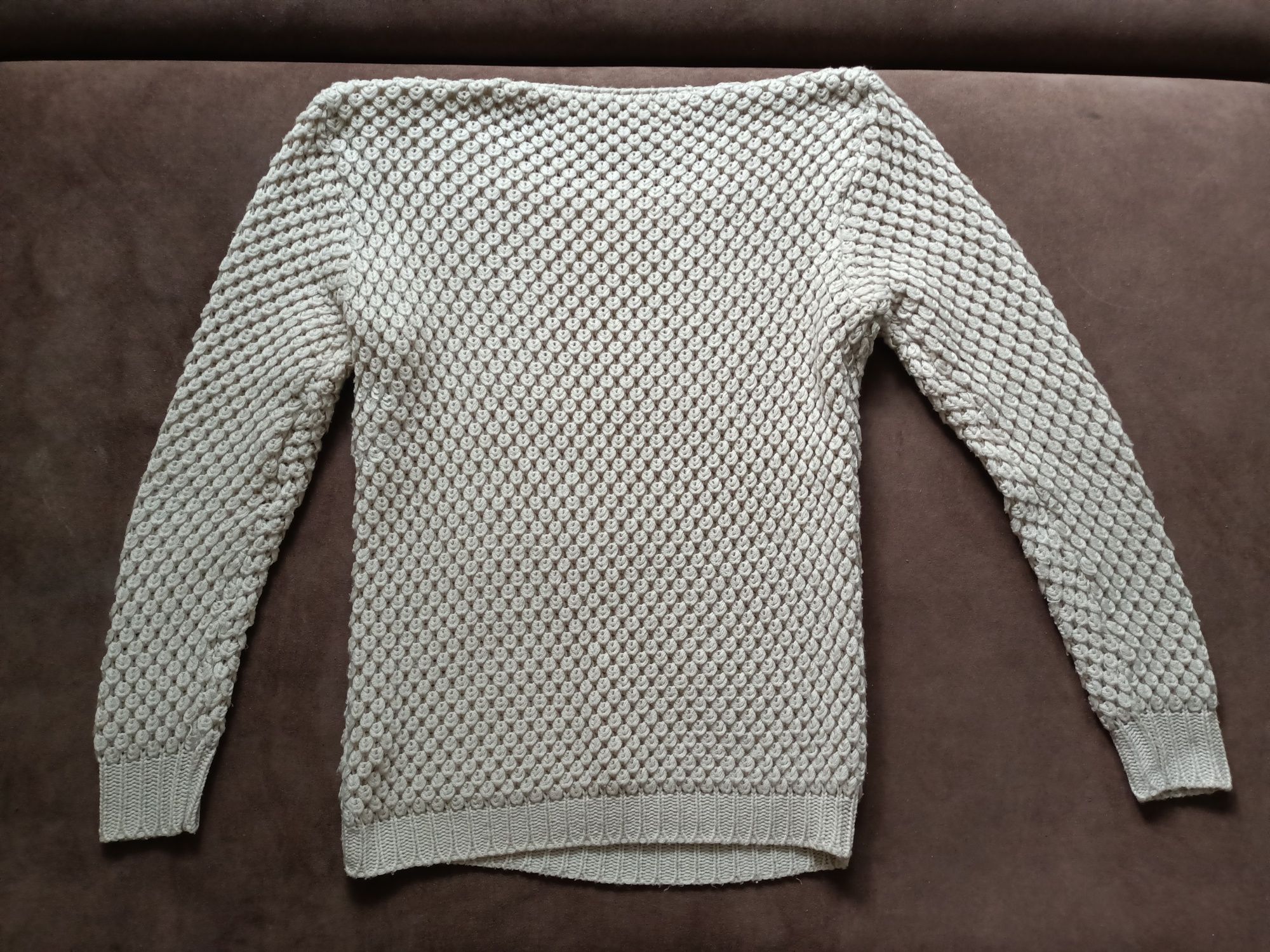 Beżowy mięsisty sweter rybia łuska