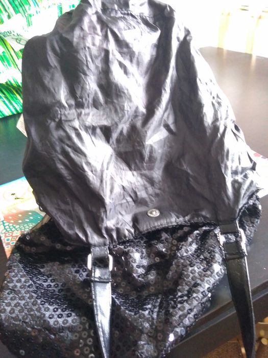 Carteira preta impec. Portes incluidos