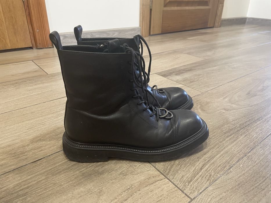 Жіночі черевики шкіряні