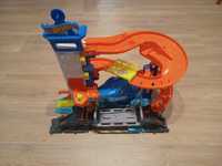 Hot Wheels City Miejski port Atak rekina Zestaw HDP06