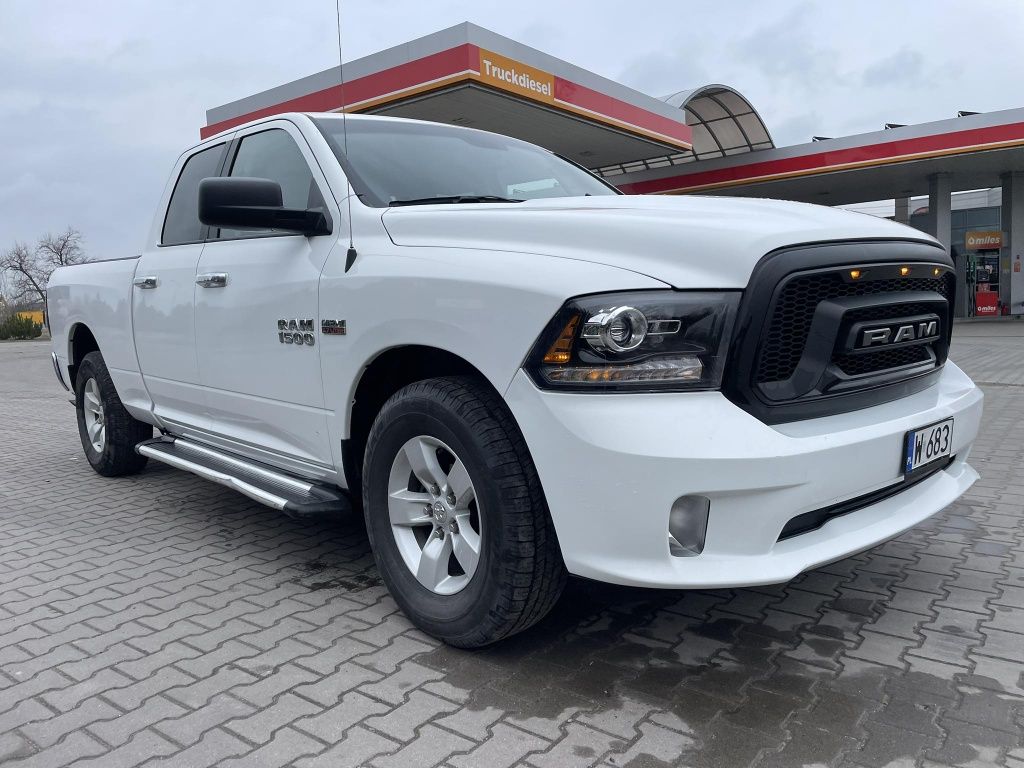 Dodge RAM 1500 5.7 HEMI 2016r. SLT -  Zarejestrowany