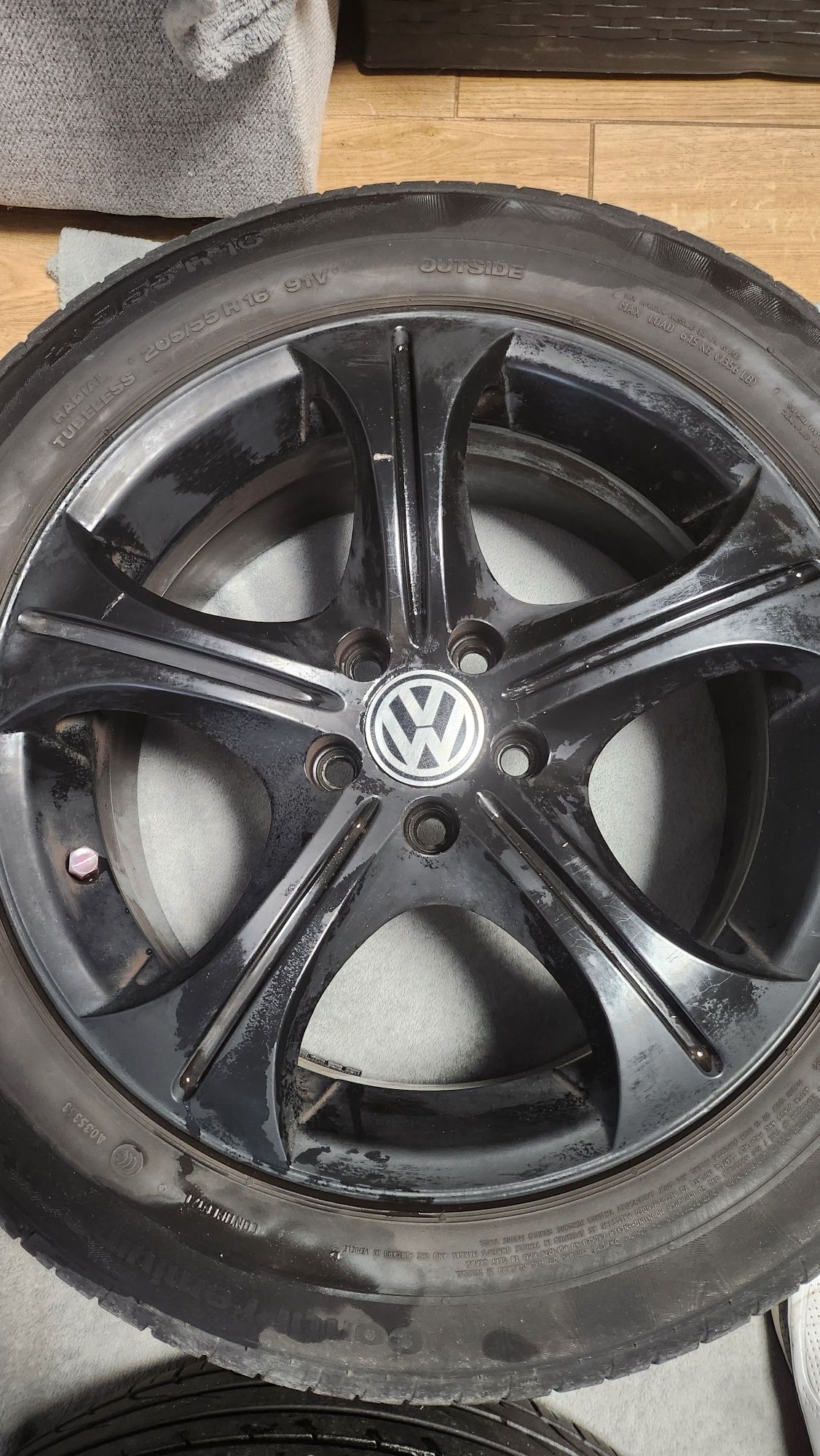 Felgi aluminiowe-Alufelgi od golfa 4 opony letnie 205/55r16