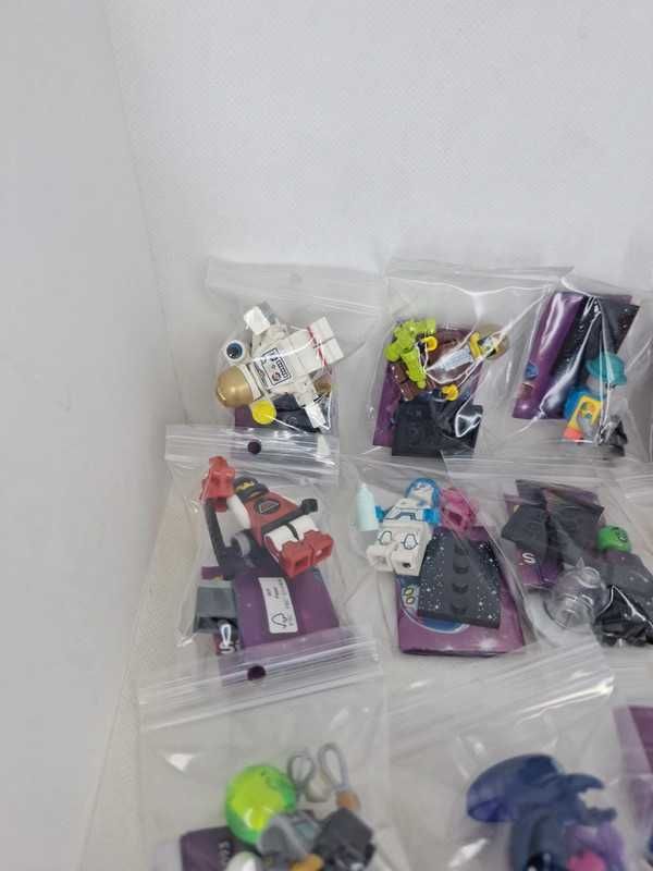 Kompletna seria 26 minifigurek lego seria kosmiczna