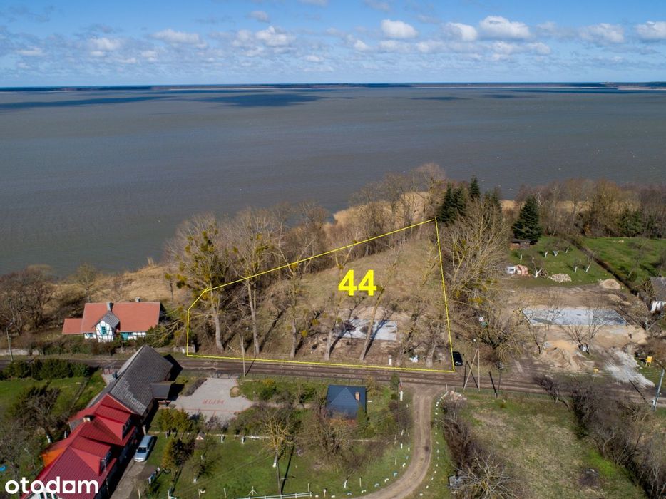 Działka nad Jeziorem