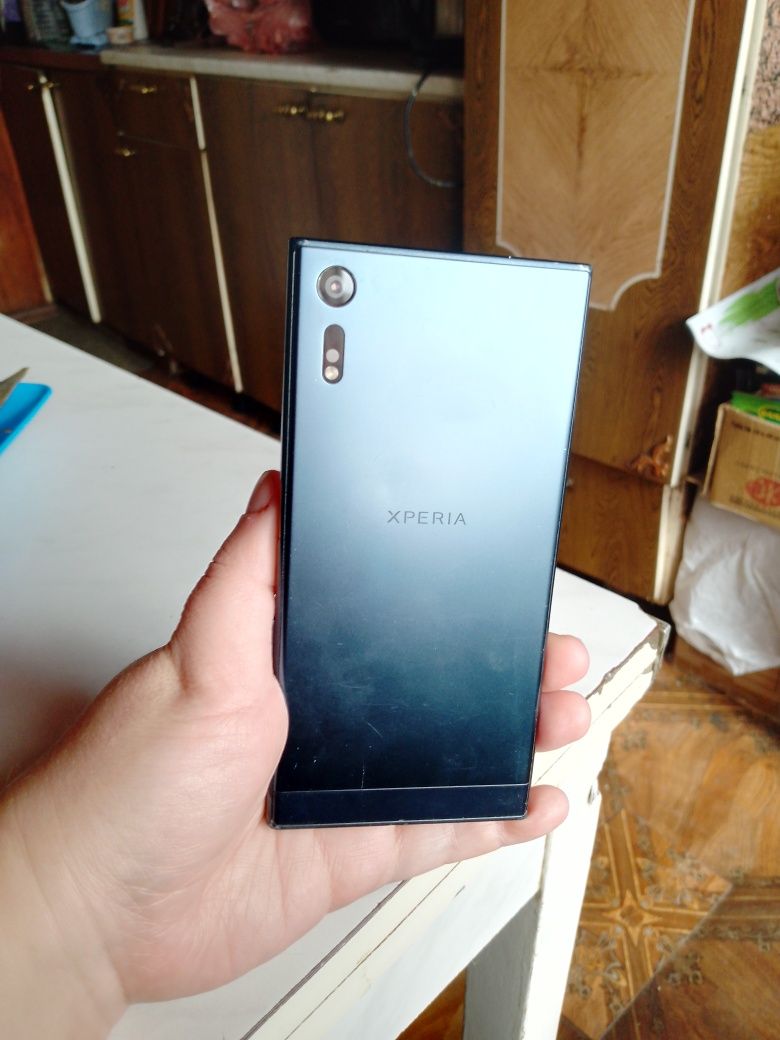 Sony Xperia XZ F8332 б/у