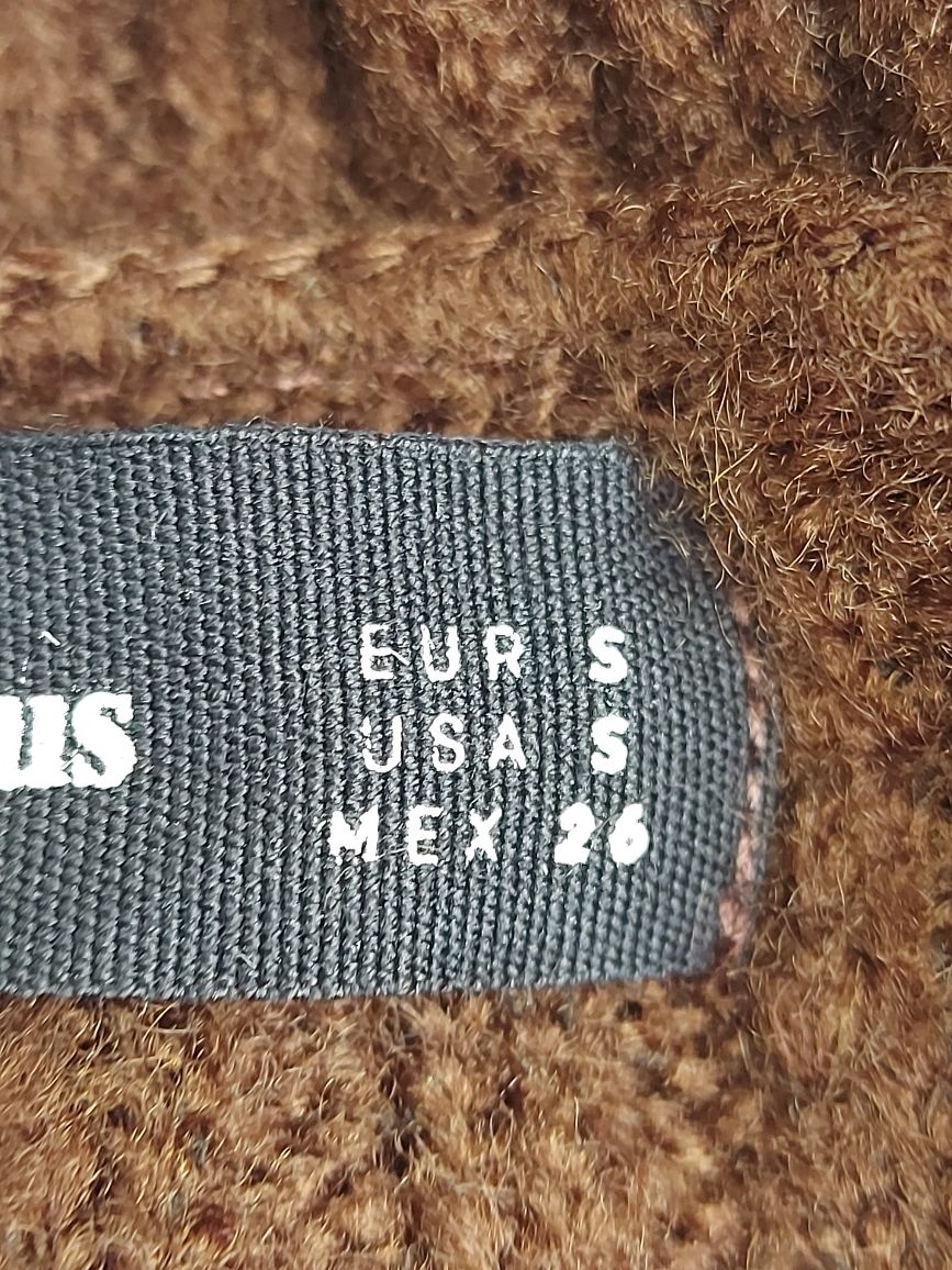 Sukienka z golfem zimowa rozmiar S firma Stradivarius to raczej 4XL/5X