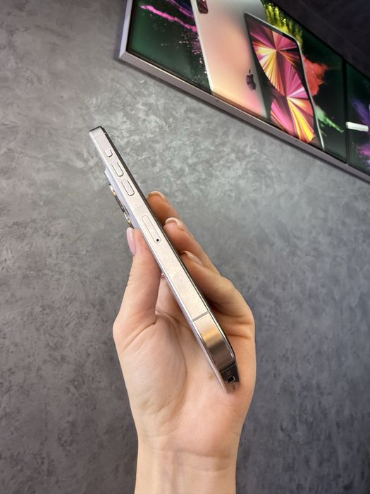 IPHONE 15Pro 128 White Titanium Neverlock Костюшка,5 igrand