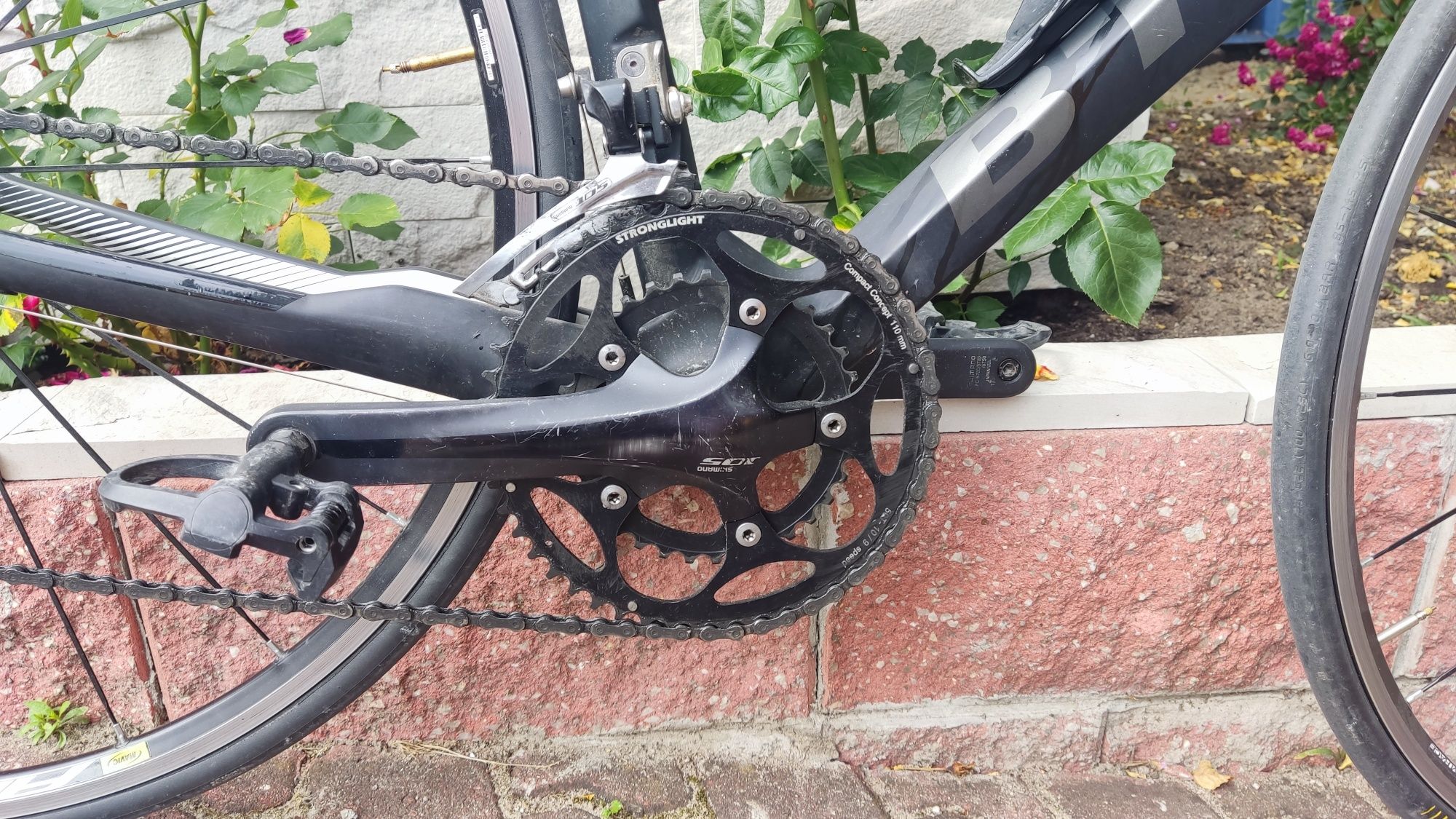 Rower szosowy Btwin mach karbonowy
