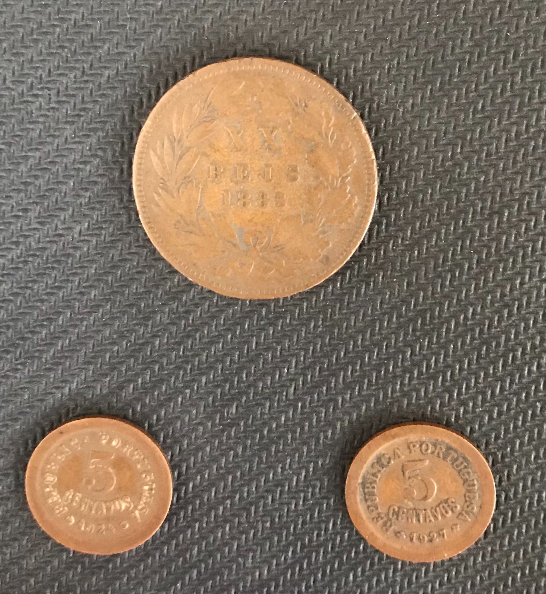 Moeda XX reis 1883 e 2 moedas 5 centavos 1924 e 1927