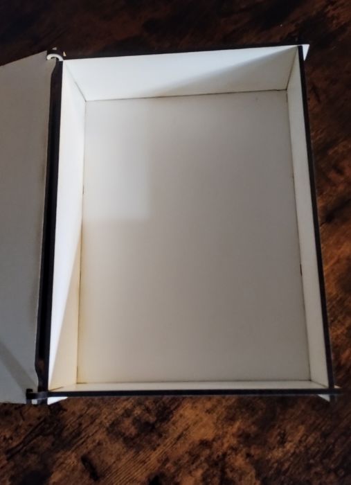 Duże pudełko białe - z motywem Dolina Muminków - szkatułka na prezent