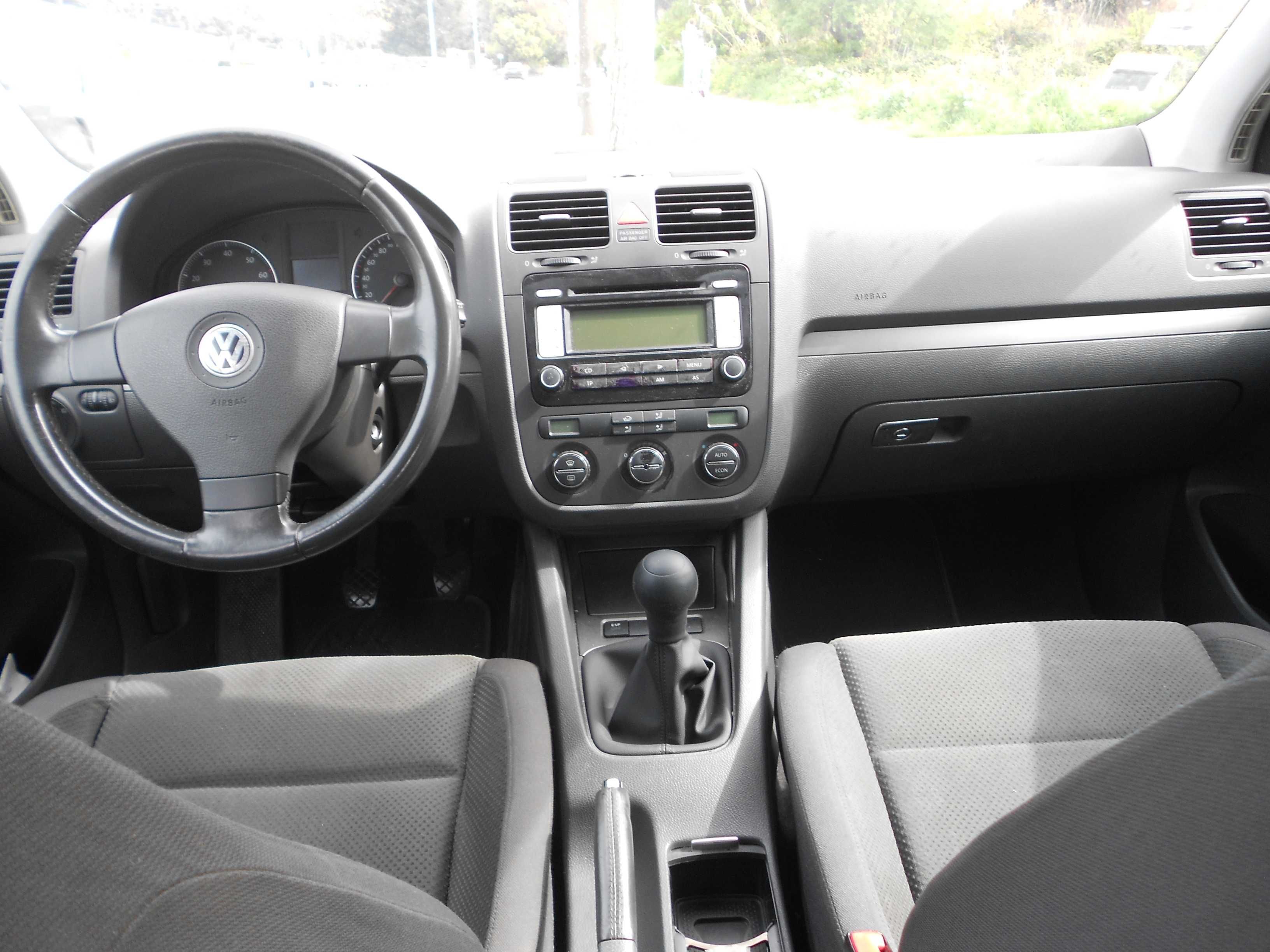 VW  Golf V  FSI  Comfortline  de  2005  Bom  Estado  Geral