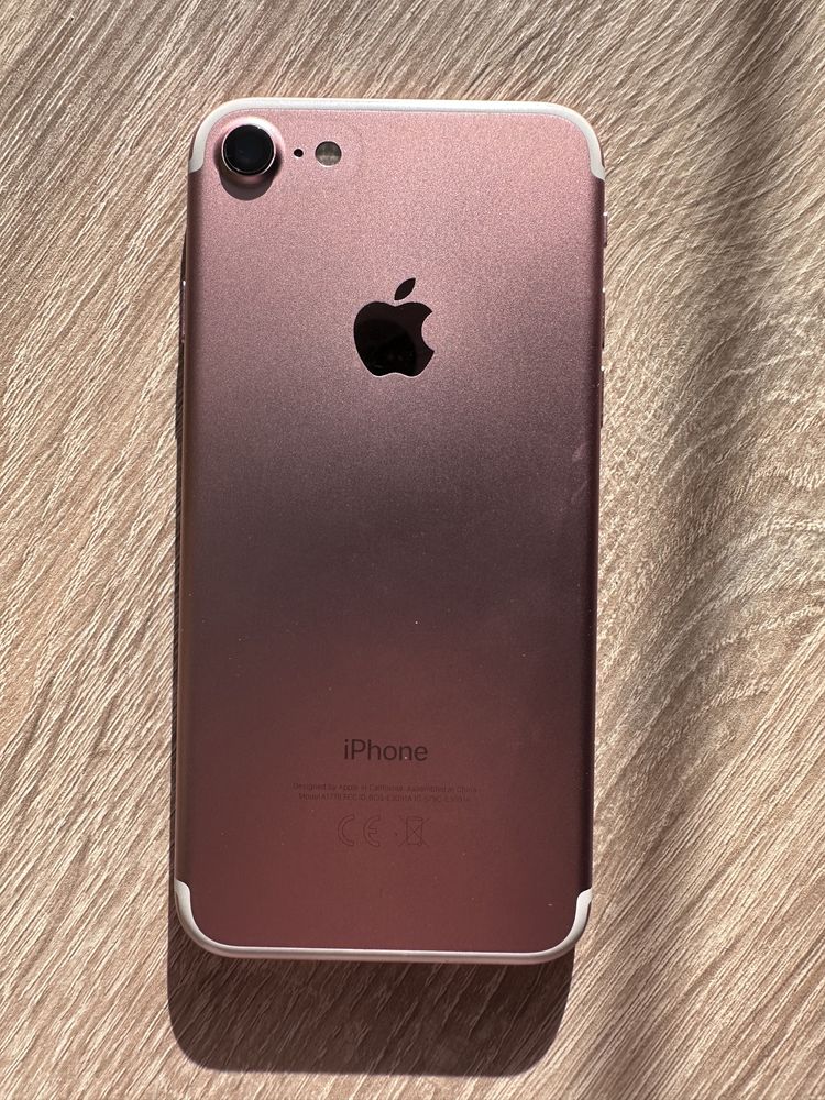 Продам iPhone 7 на запчастини