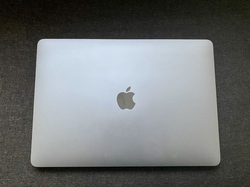 Apple MacBook Air i3/8GB/256/Iris Plus/MacOS