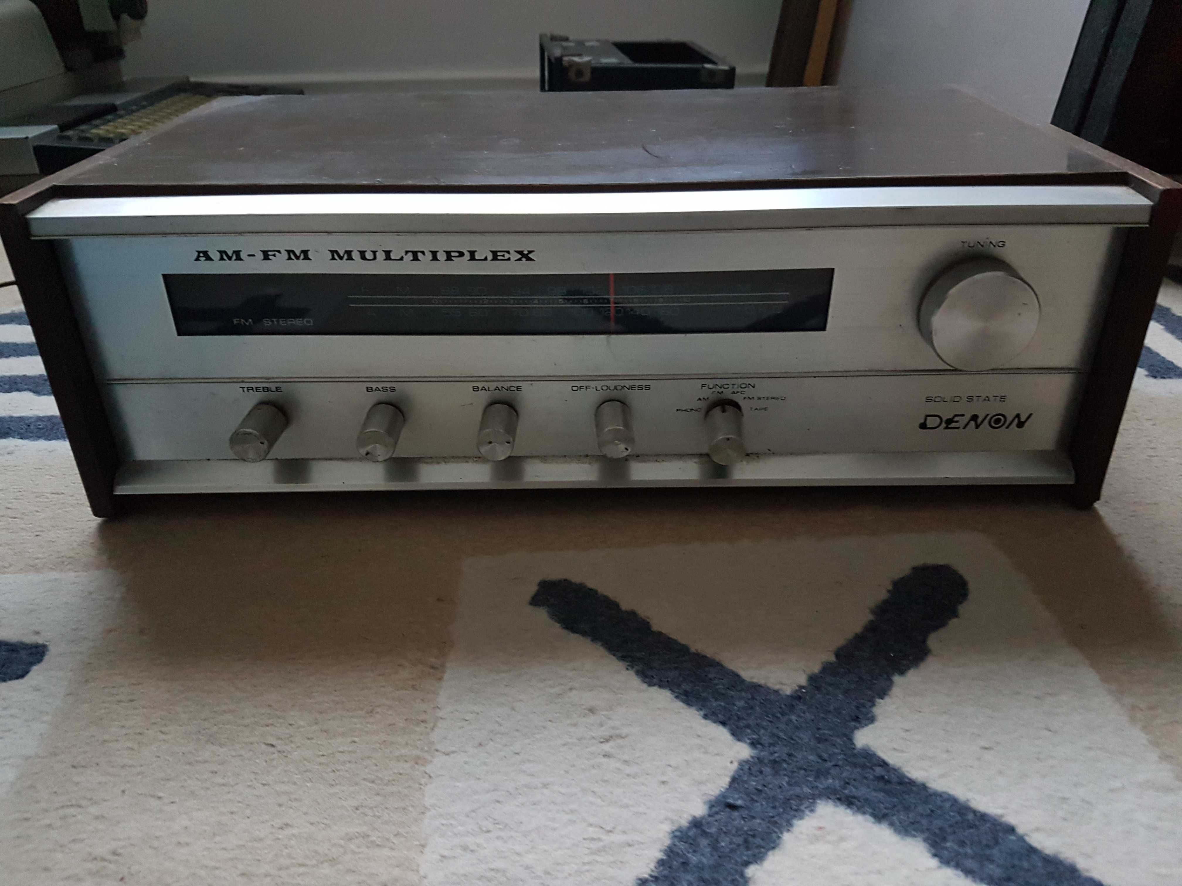 Rádio vintage a funcionar da Denon