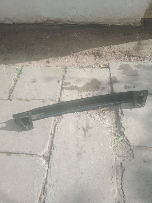 Усілитель бампера пасат б 6 В 6