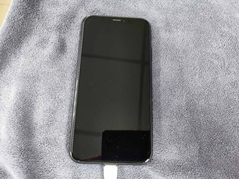 Продам айфон xr icloud