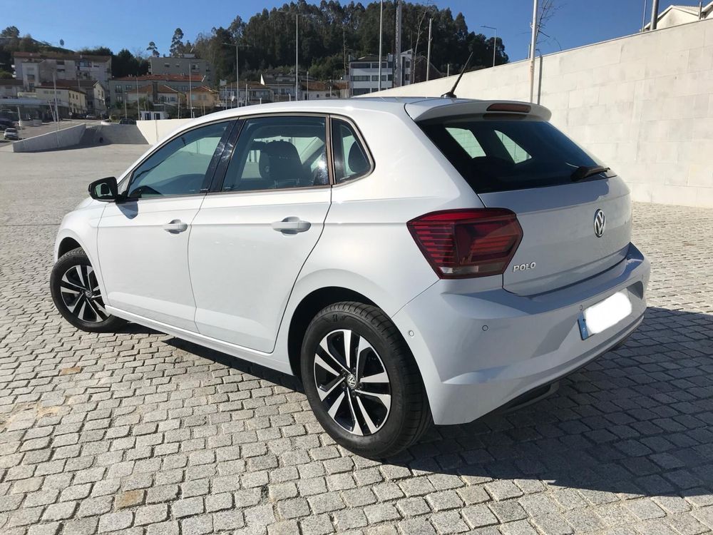 Volkswagen Polo VI 1.0 IRREPREENSIVEL