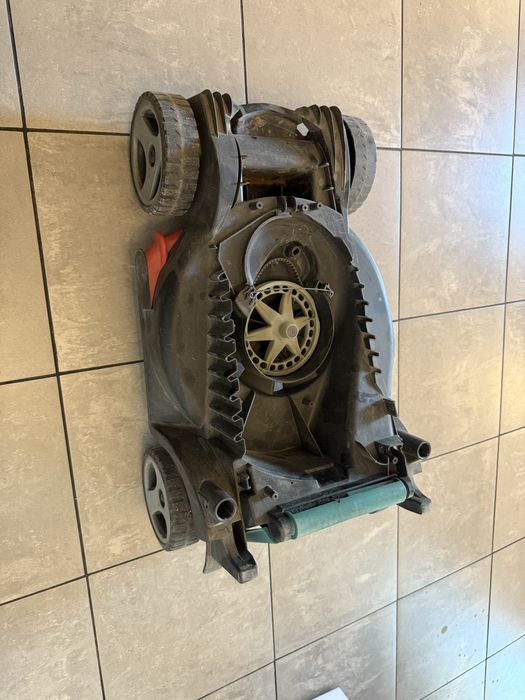 Kosiarka bosch 3600h85b04 obudowa