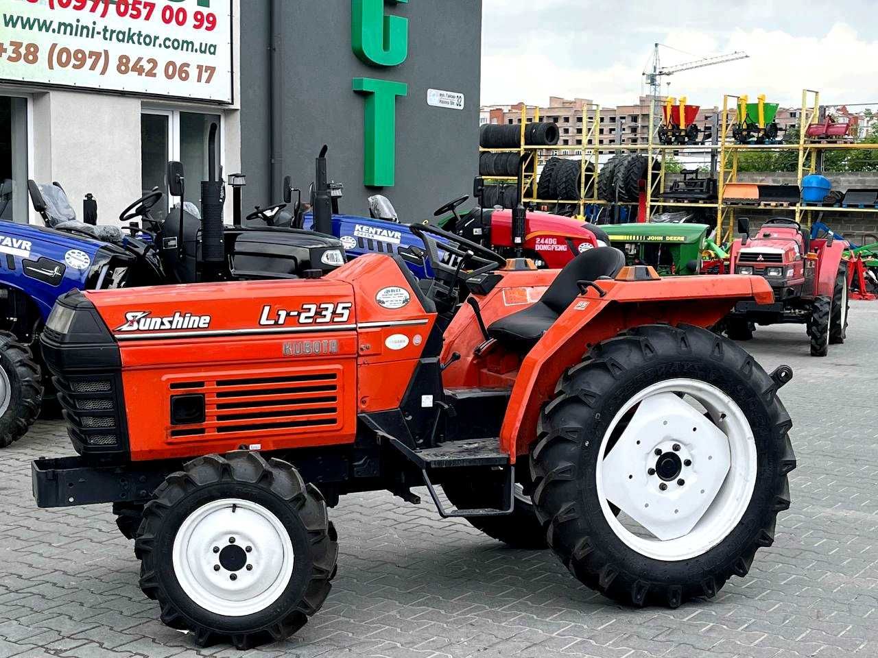 Kubota L1 235 Трактор японський