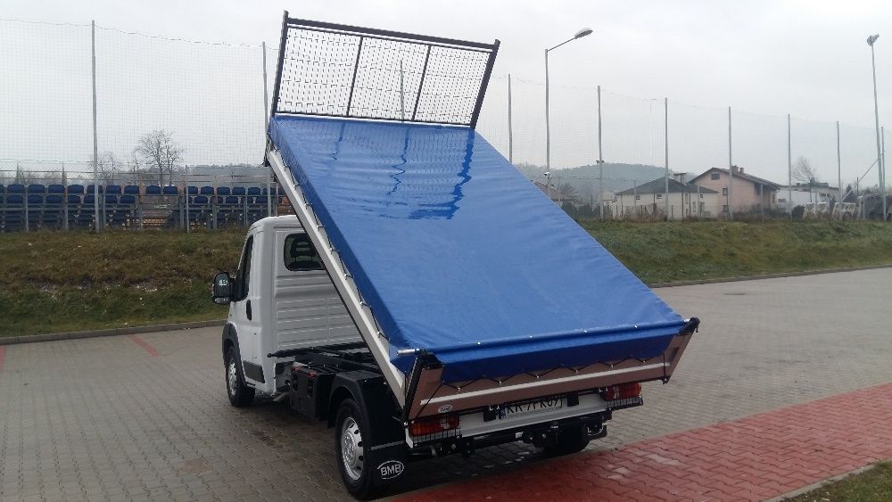 Transport /sprzedaż kruszyw ziemi materiałów sypkich Zabierzów