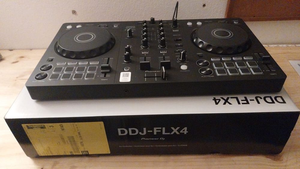 Controladora Pioneer DDJ-FLX4