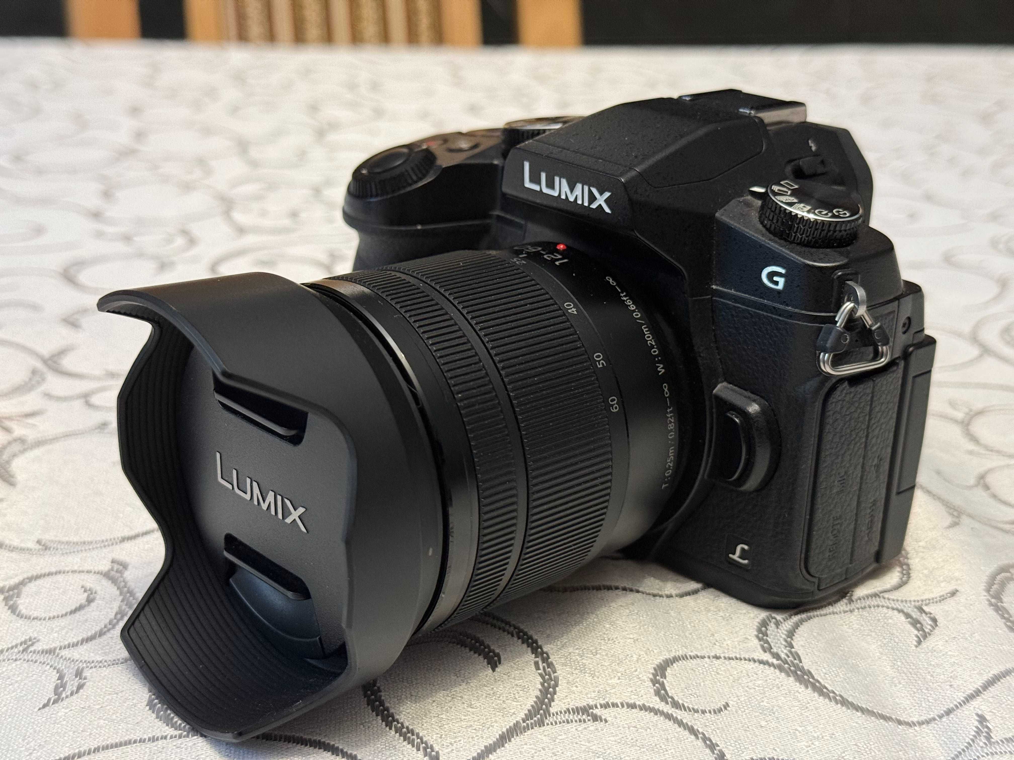 Panasonic Lumix G80 + 12-60mm f/3.5-5.6 + 25mm f/1.7