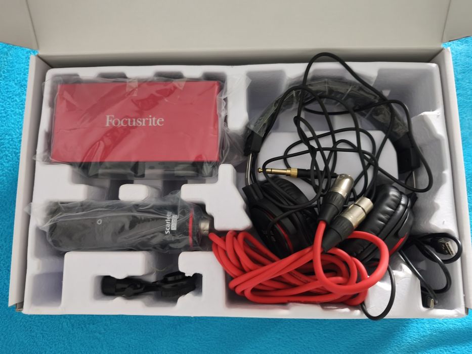 Vendo kit scarlett 2i2 studio 3rd