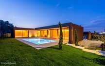 Luxuosa moradia independente V4 com piscina - Cond. do Assento