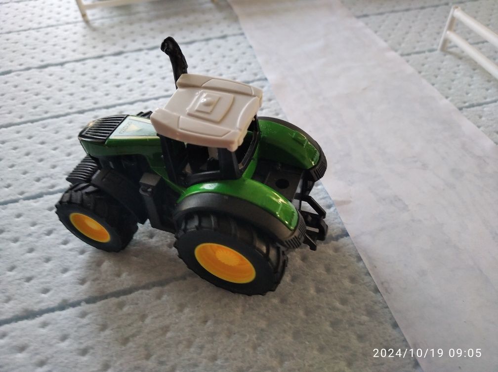 Трактор фенд модель1:87