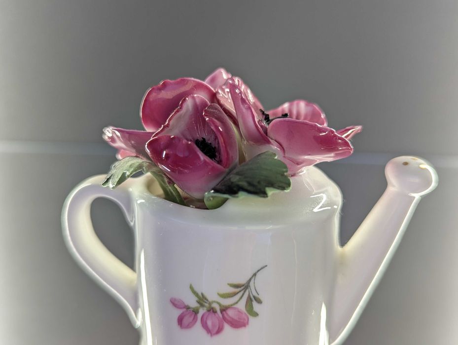 Колекційна порцелянова лійка з анемонами, Англія, кістяна порцеляна