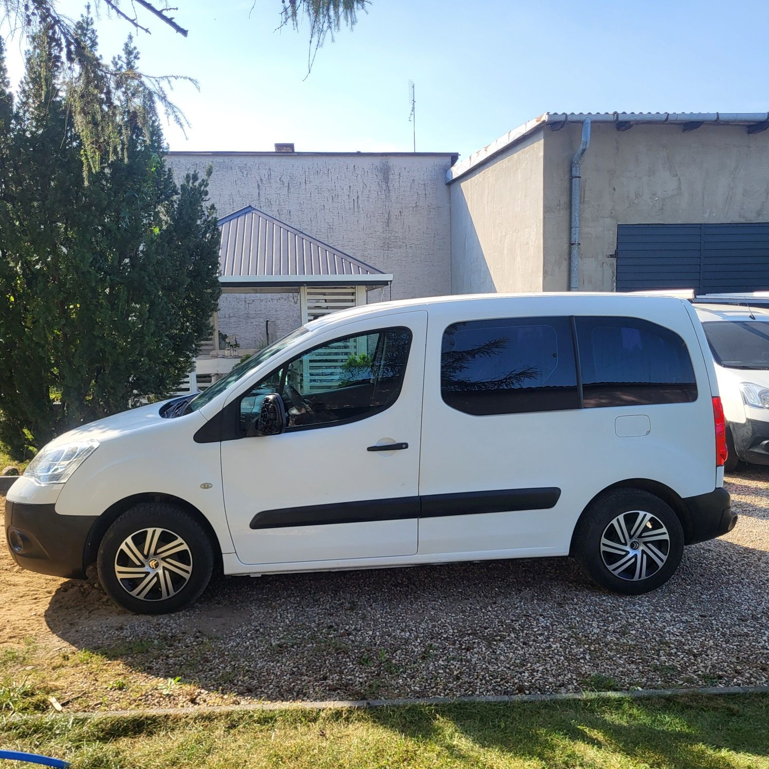 Berlingo 1.6 Hdi 5 osobowy Mały Przebieg, Hak Super Stan!!!