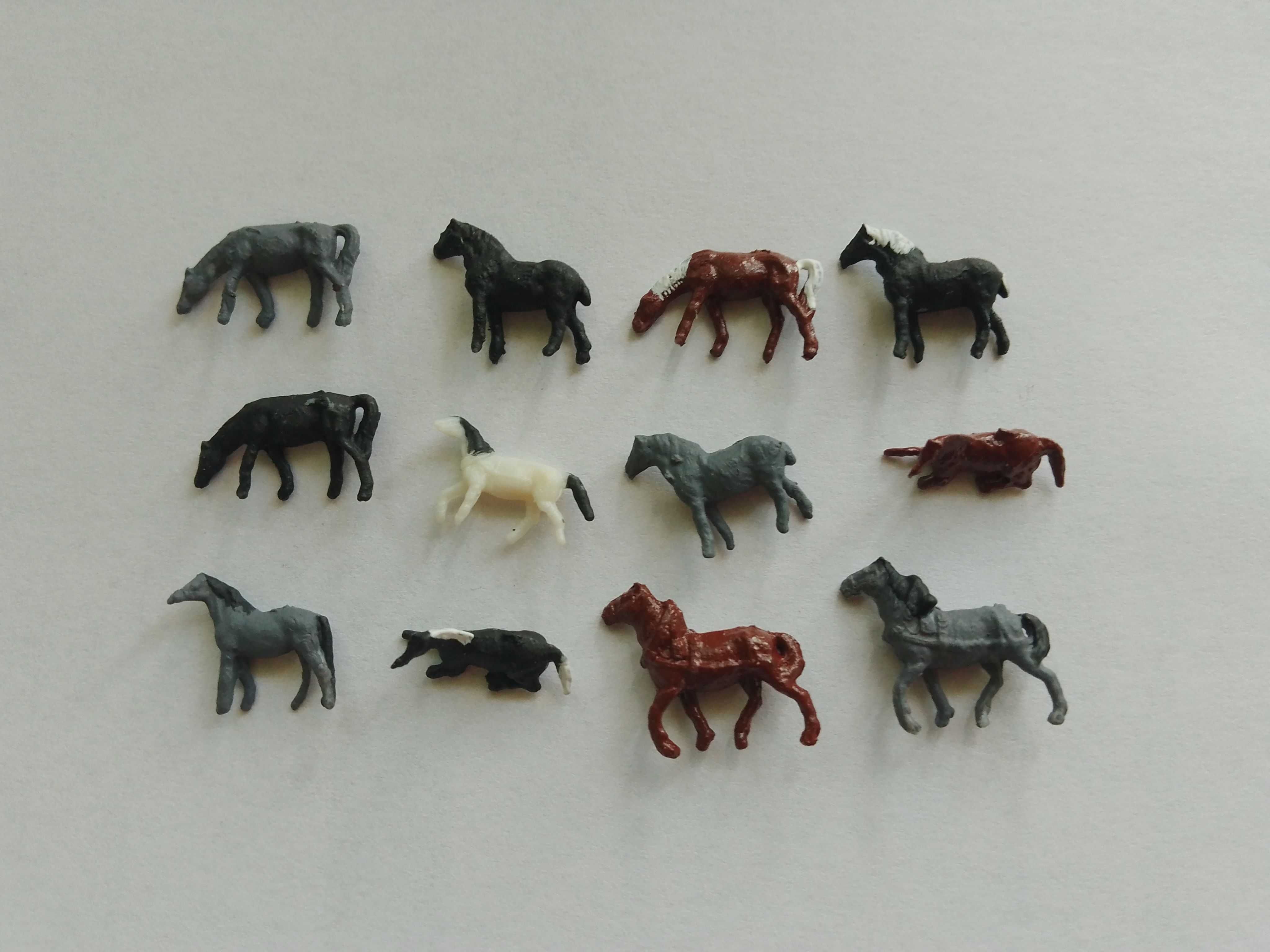 TT figurki konie makieta skala 1:120-5 sztuk