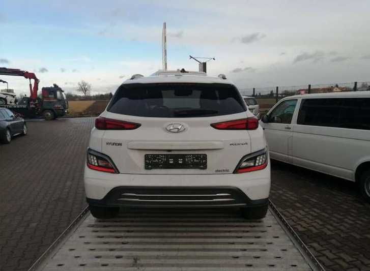 Двері праві HYUNDAI KONA II правая дверь
