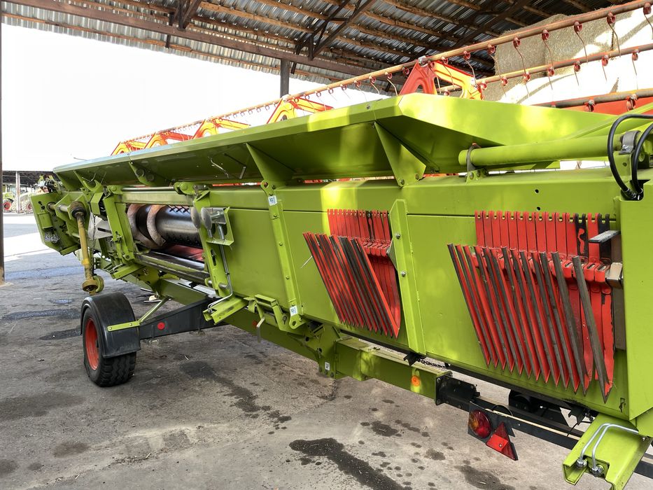 Комбайн CLAAS LEXION 670 2011 Vario750